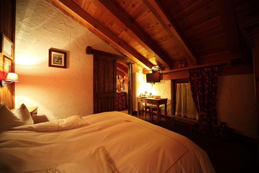 Eco Chalet Maison Dominique Challand-Saint-Anselme Phòng bức ảnh